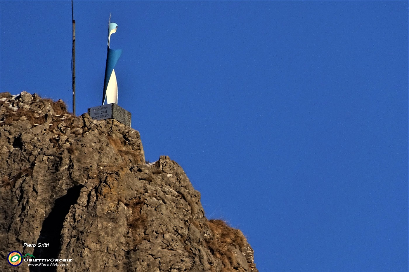 77 Zoom di saluto alla Madonna delle Cime.JPG